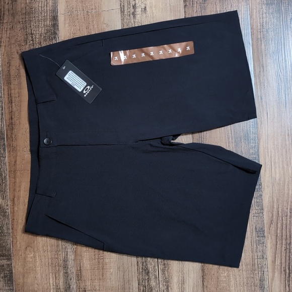 Oakley Take Pro Short 3.0 - NWT Size 34 in Blackout - Picture 2 of 10